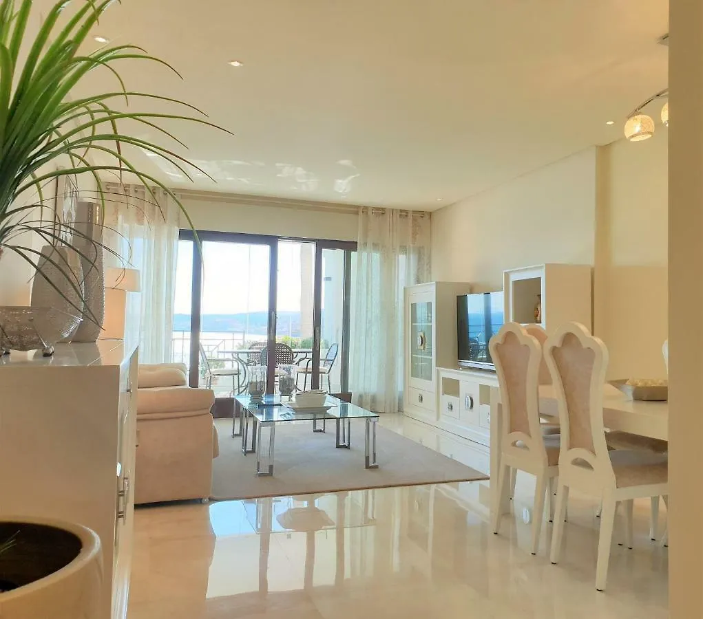 Luxury Apartment Frontal To The Sea In Estepona Doncella Beach
