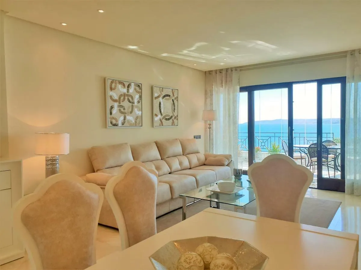 Luxury Apartment Frontal To The Sea In Estepona Doncella Beach