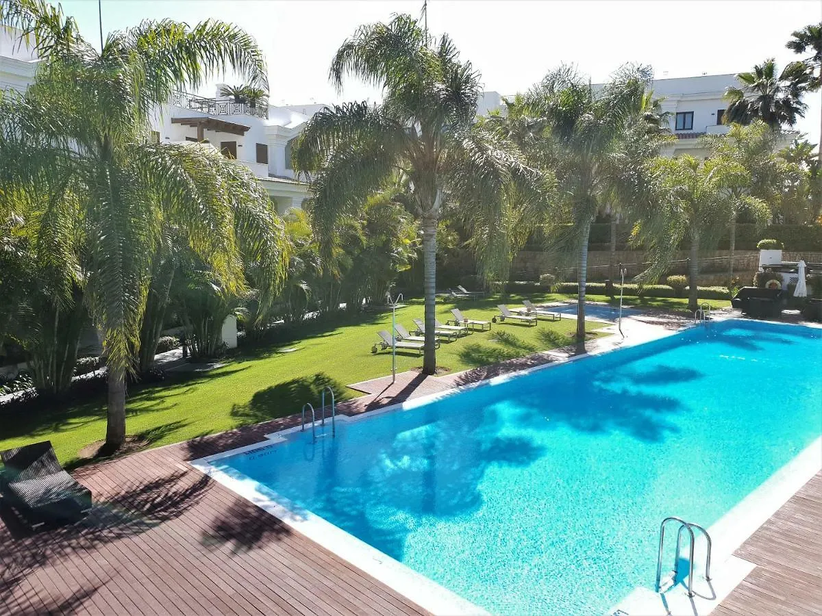 Luxury Apartment Frontal To The Sea In Estepona Doncella Beach