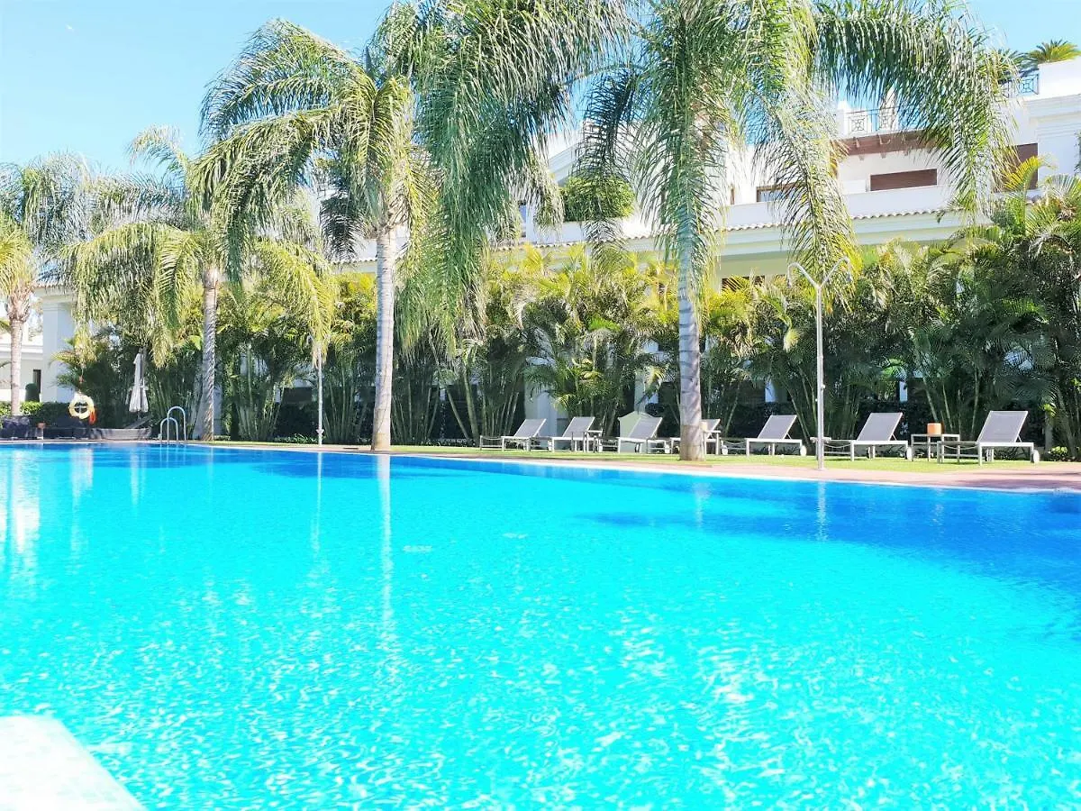 Luxury Apartment Frontal To The Sea In Estepona Doncella Beach